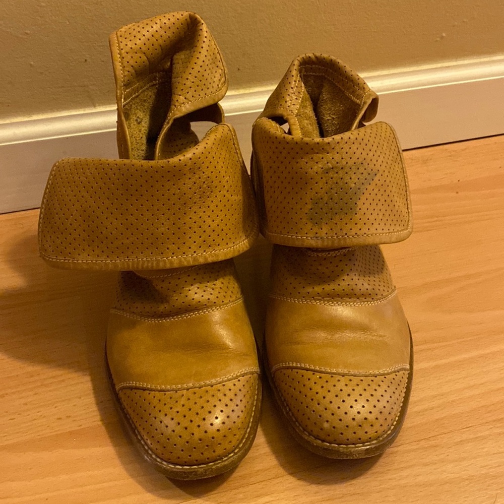 Belstaff Brown Leather Boots (size 38)